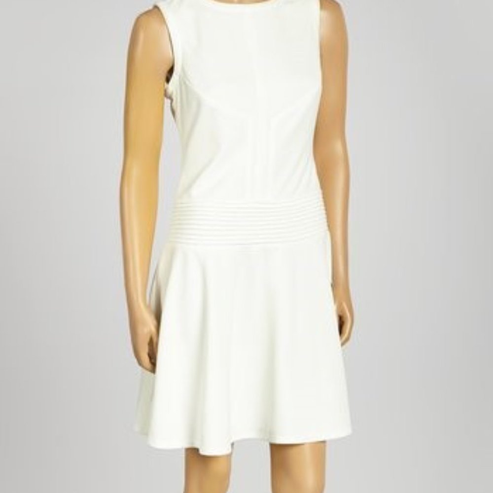 Julia Jordan Size 4 White Drop-Waist Sleeveless Dress